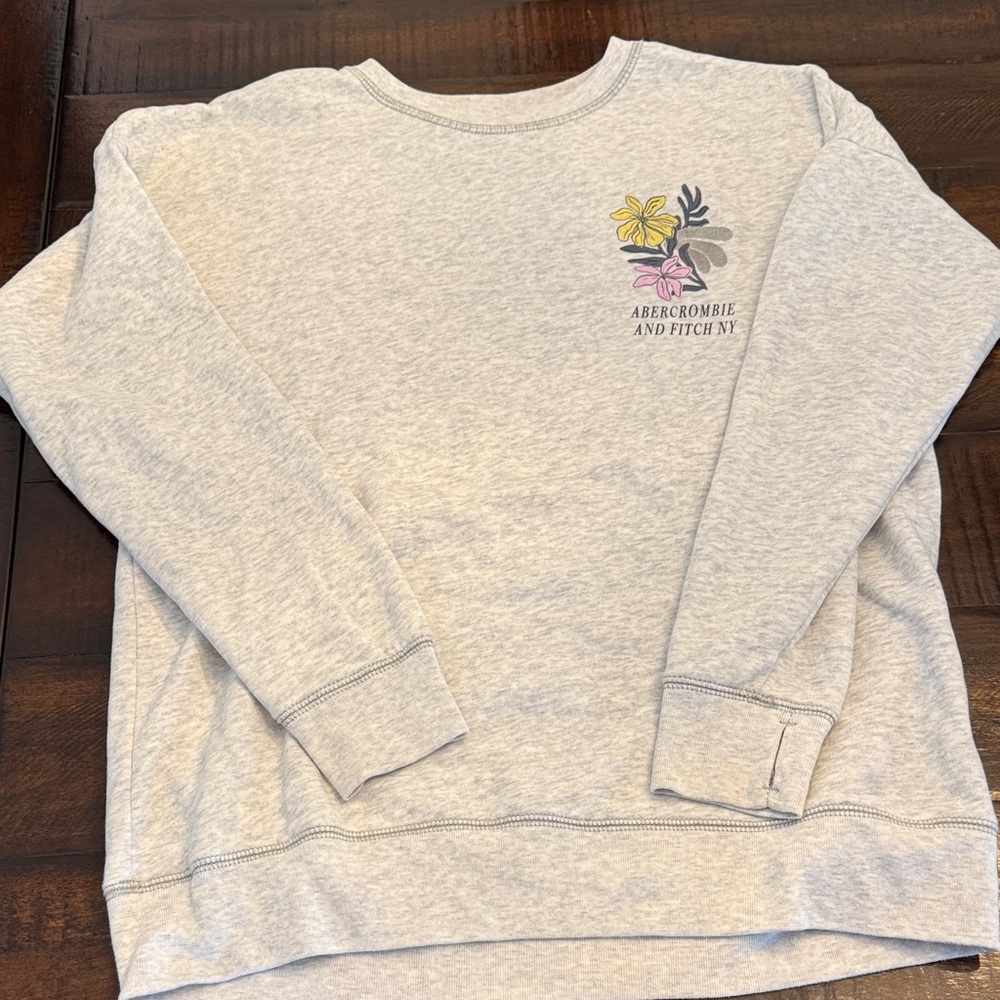 Abercrombie & Fitch Light Gray Sweatshirt with Floral Accent